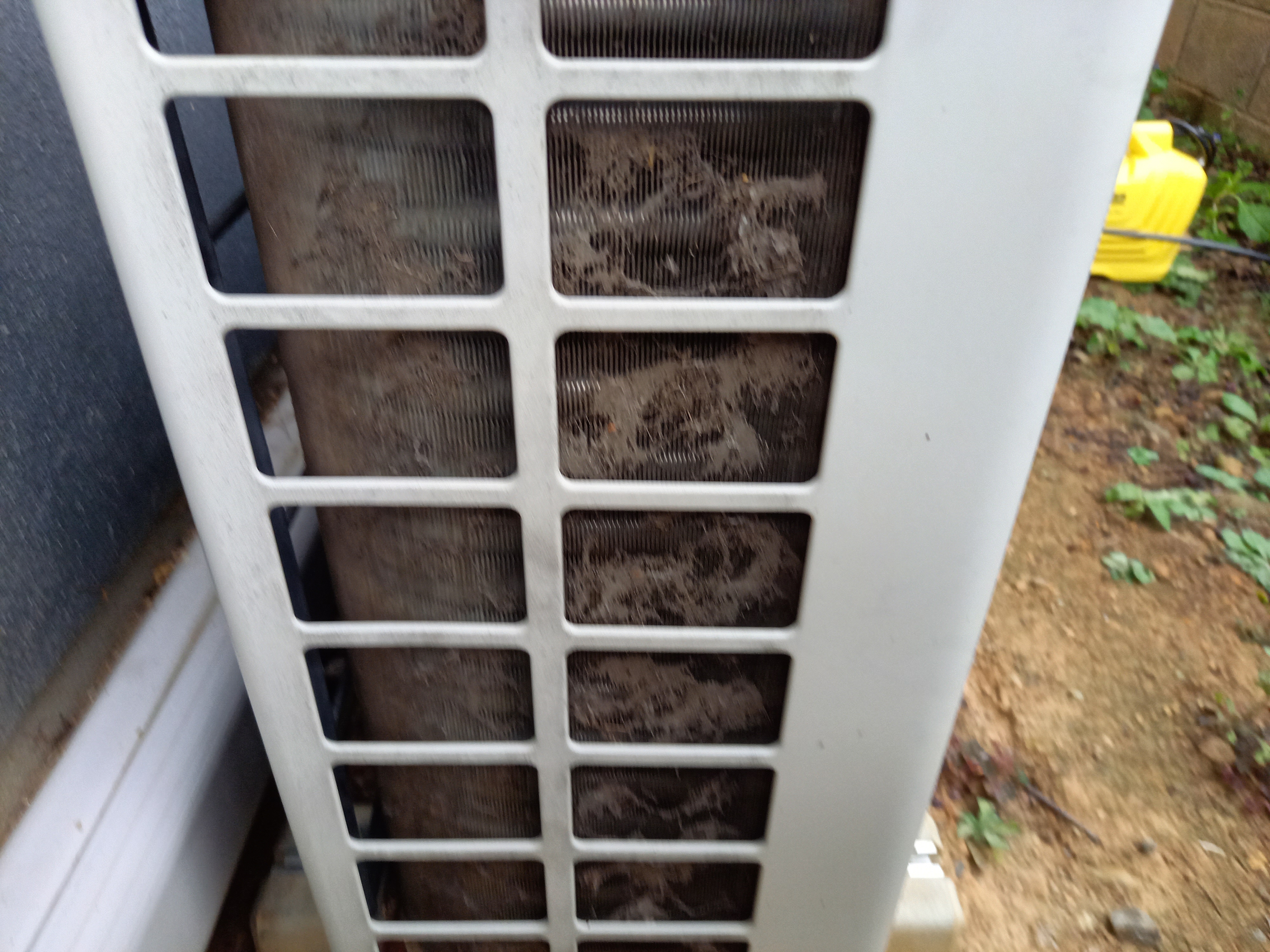 松本市で、一般宅で、室外機クリーニング